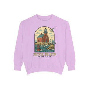 Light purple long-sleeved sweatshirt with lighthouse and seagull graphic for casual wear